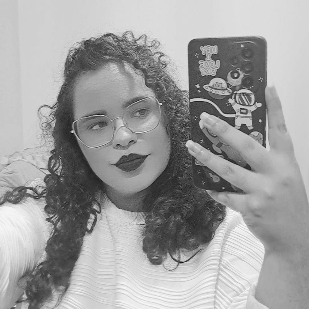 Hellen ✨️📖