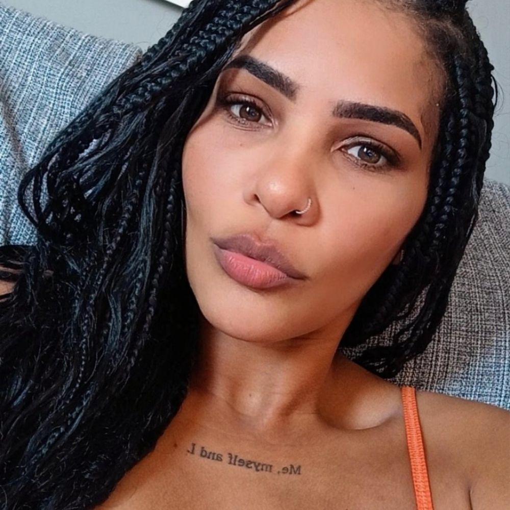 Ane Souza 