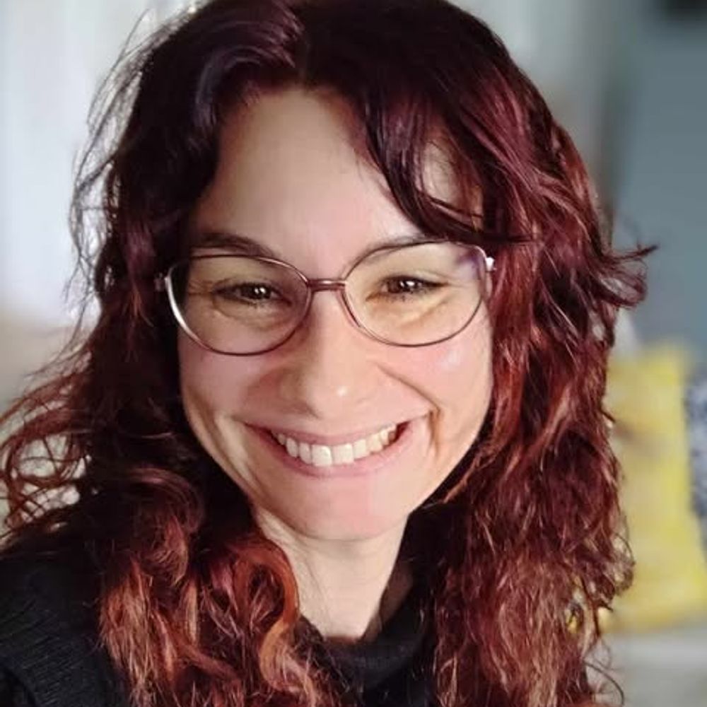 Efi Mantzourani