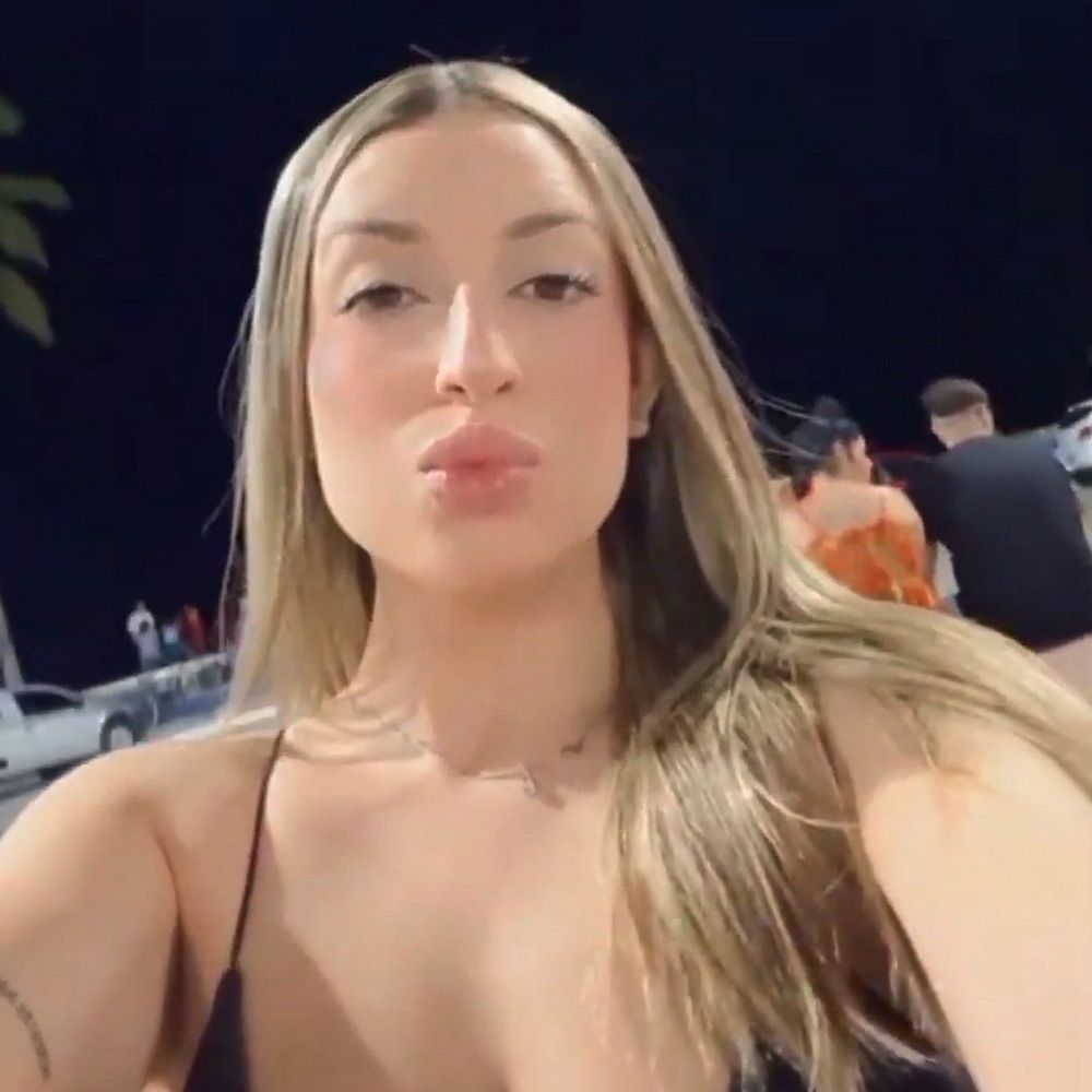 𝑪𝒍𝒂𝒓𝒊𝒏𝒉𝒂💋