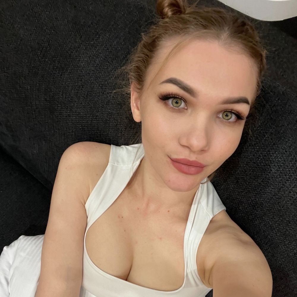 Lizzi Purrr