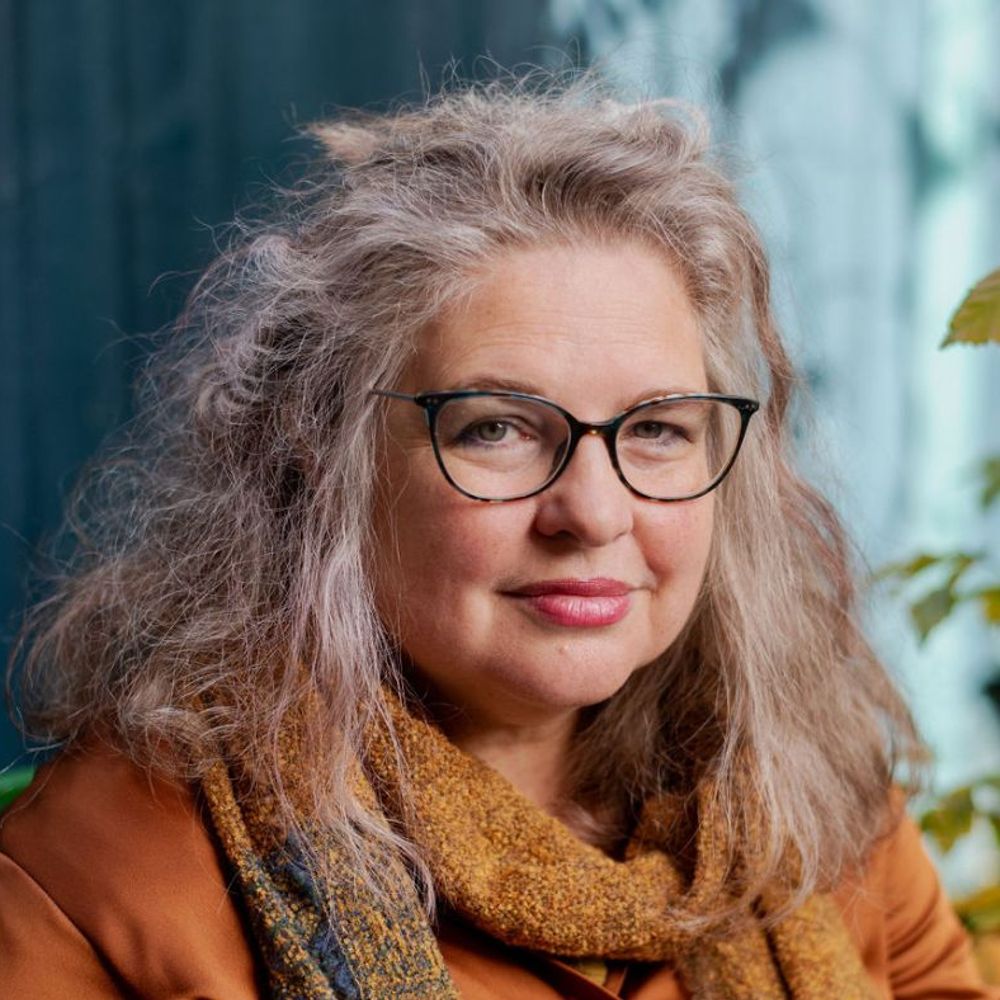 Miriam Grace - Psychotherapist  Author  Podcaster