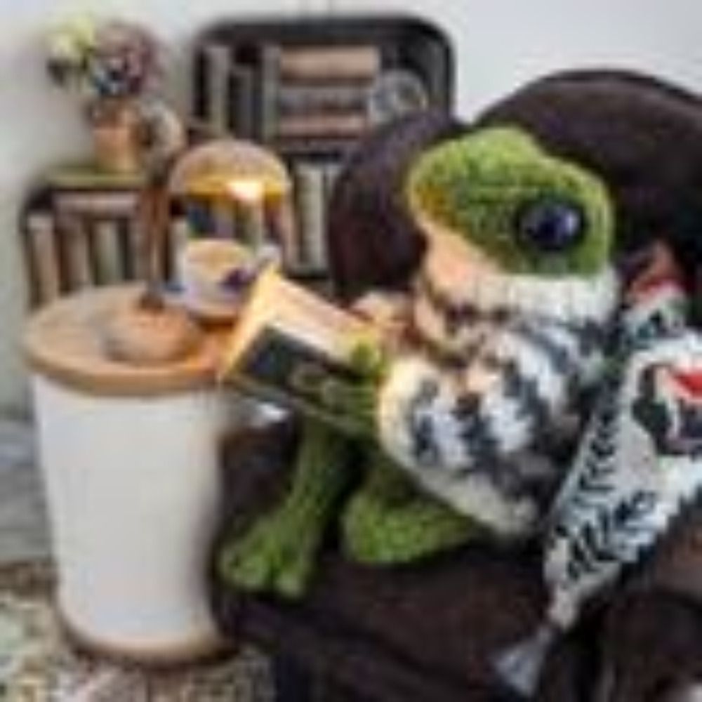KnittedMushroom🖤🩶🤍💜