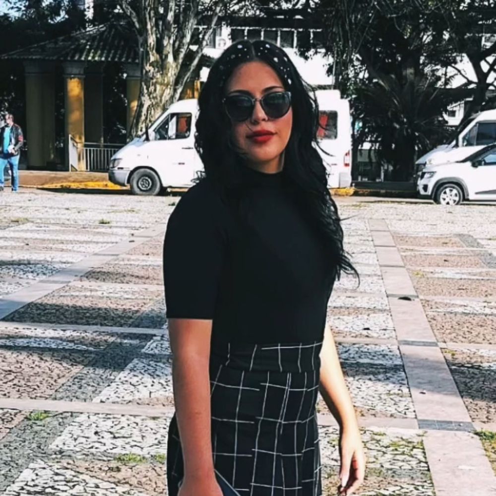 Caroline fazendo Carolzises 😌🦋