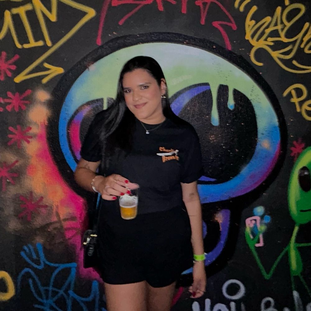 sara com S de shotão