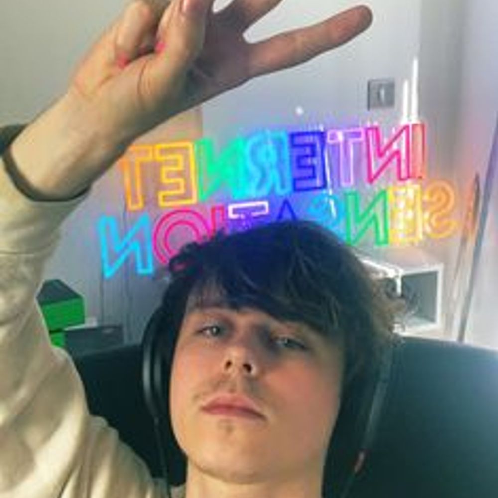 alex elmslie