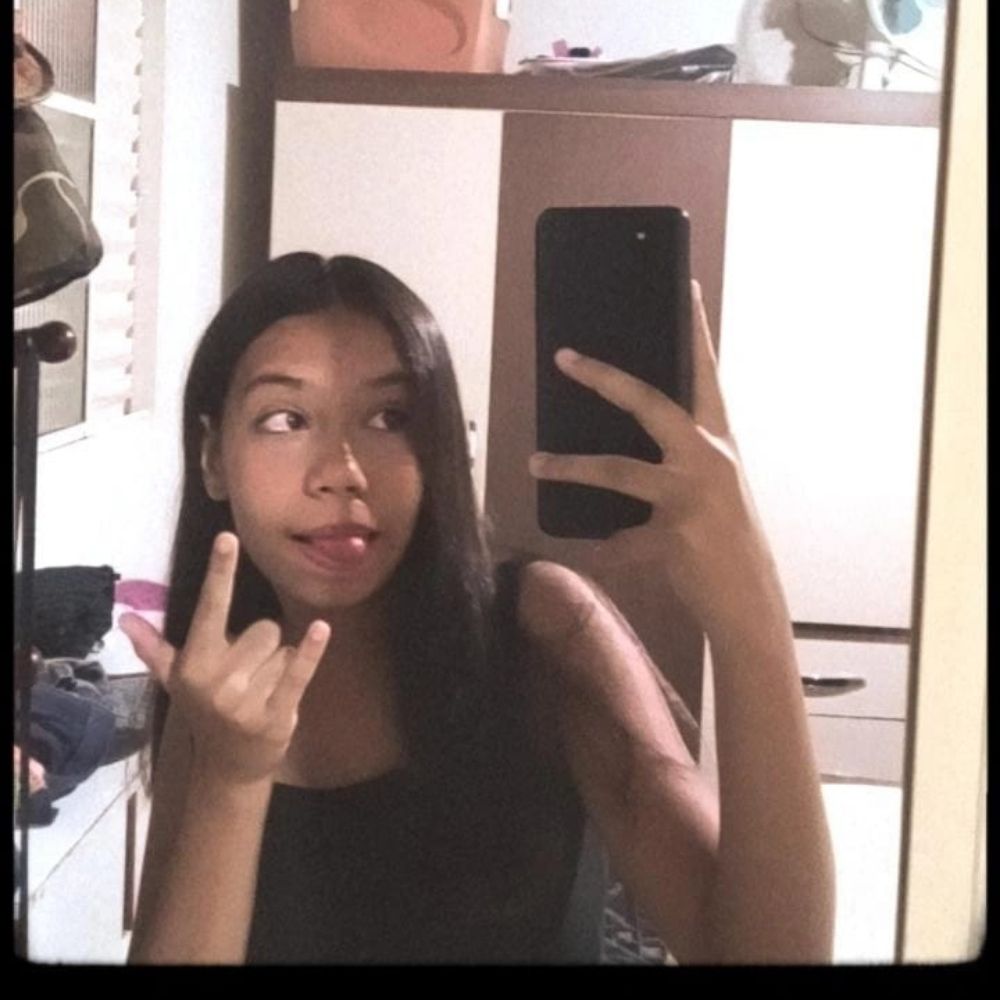 BIAZINHA (MIKEY'S GIRLFRIEND) 