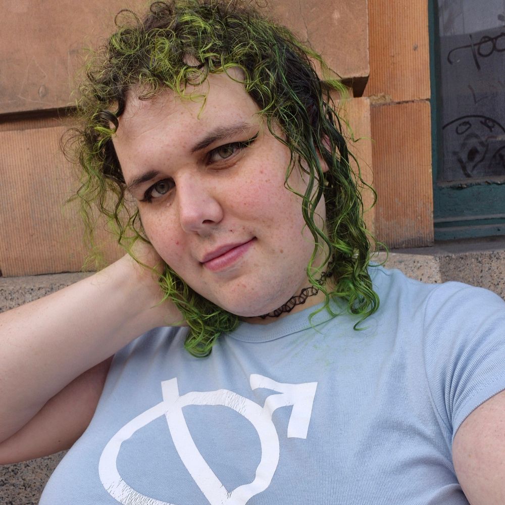 Zoe The Socialism Hind 🏳️‍⚧️ 🦌🔜 Chicago DSA Nat Con