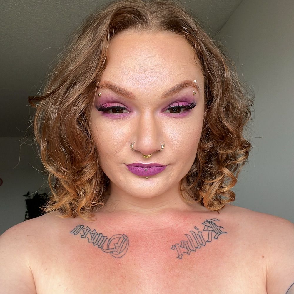 Mistress Mackenzie 🏳️‍⚧️ • 🇨🇦 FinDomme