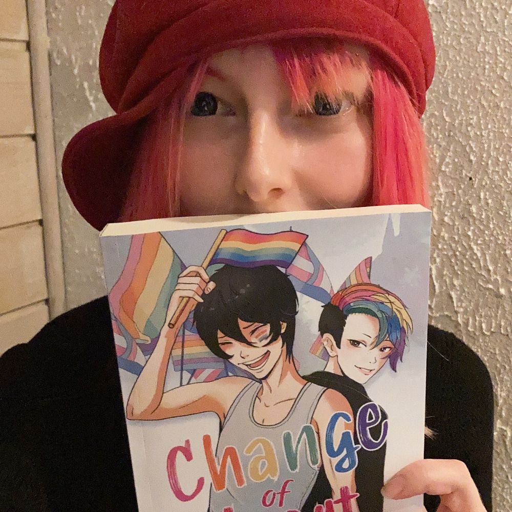 AuthorCarola | BL Author 🏳️‍🌈 @Citruscon!