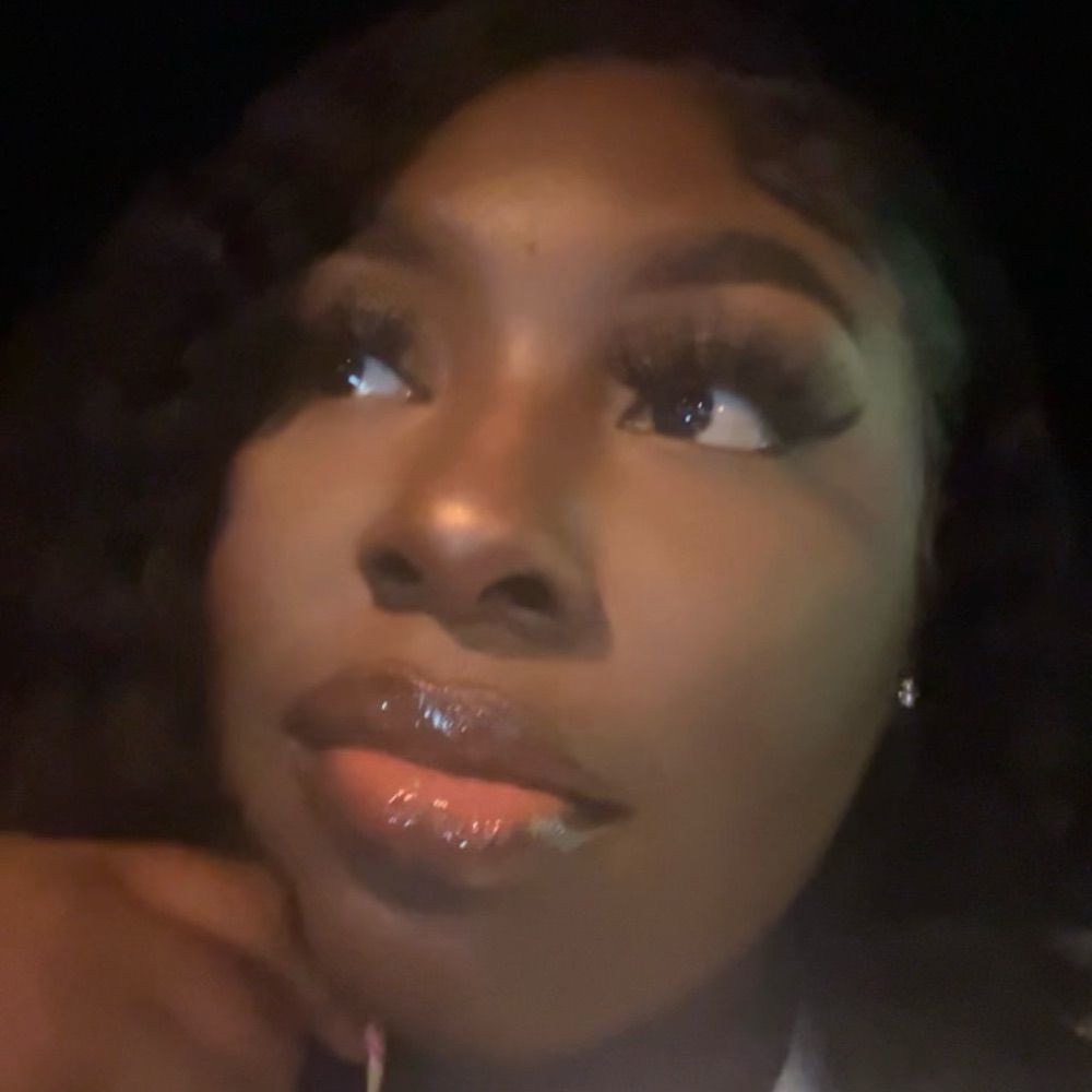 Shaze’ (shy- zay )