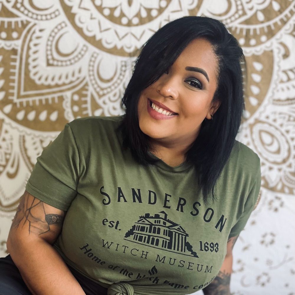 Adriana Sargent | Sapphic Author