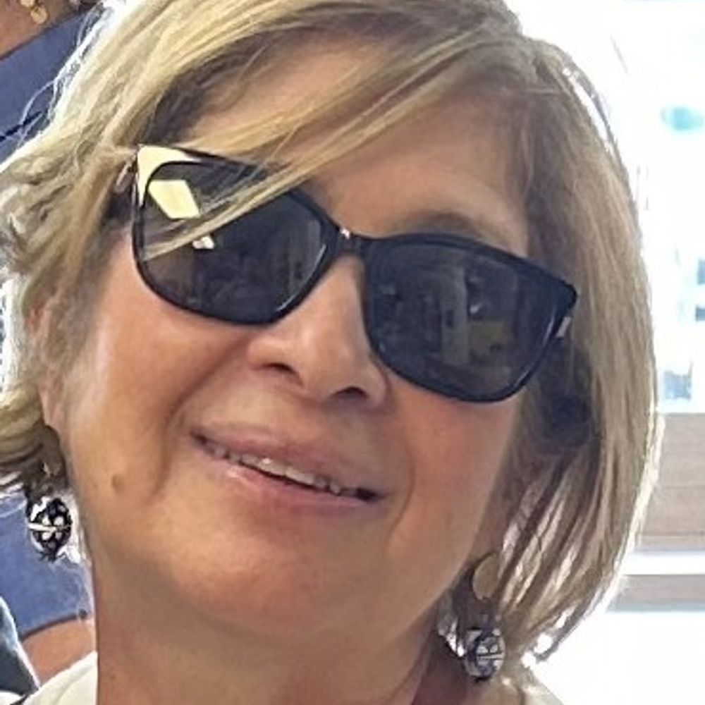 Carmen Cruz-Venie
