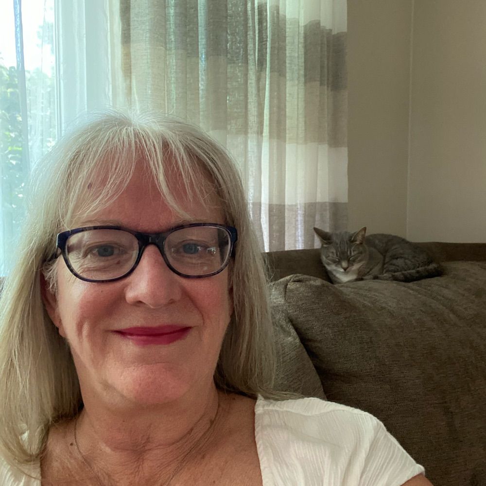 Lynne B