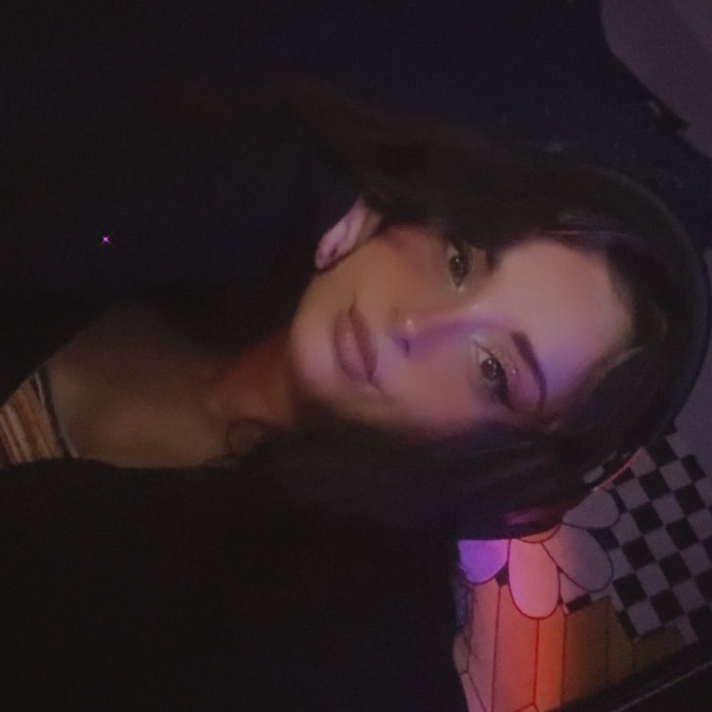 Ivalene🍉 Twitch Streamer🌼