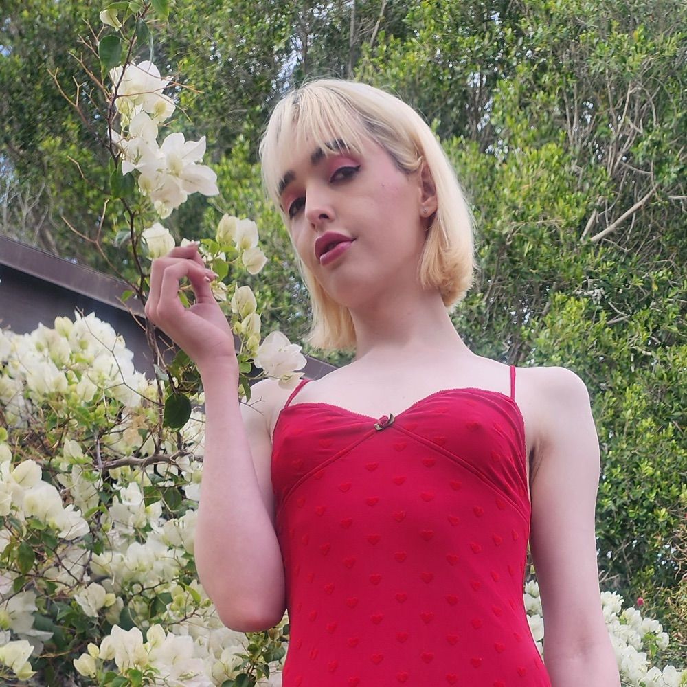Bella Bates (NSFW)