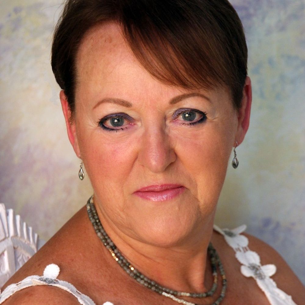 Lorraine Mace