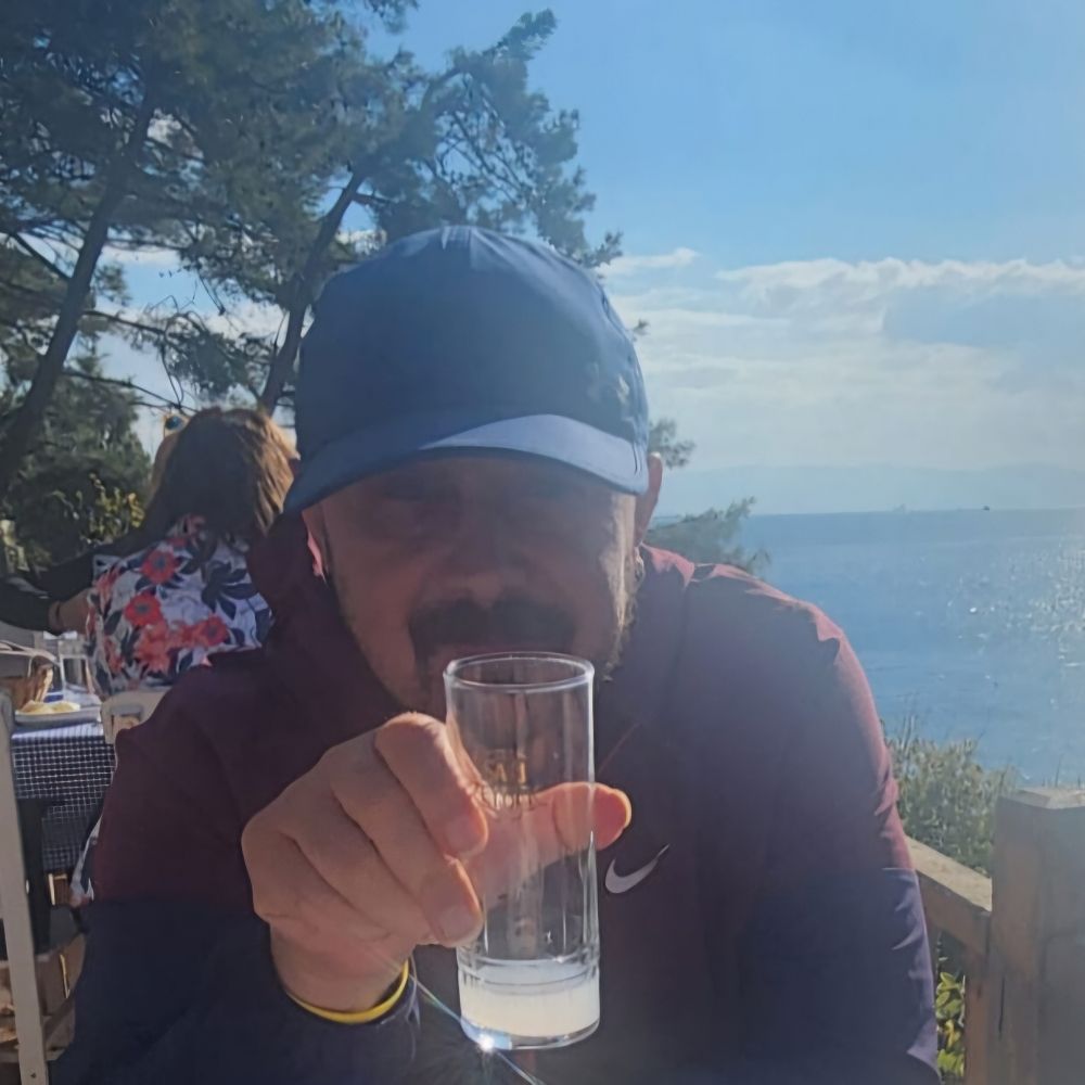 Özgür Özer