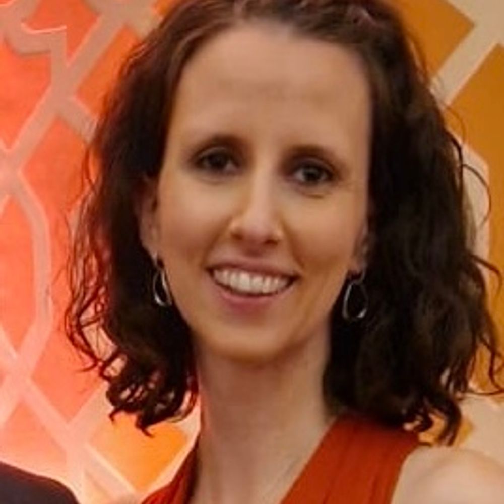 Chloé B. Steen
