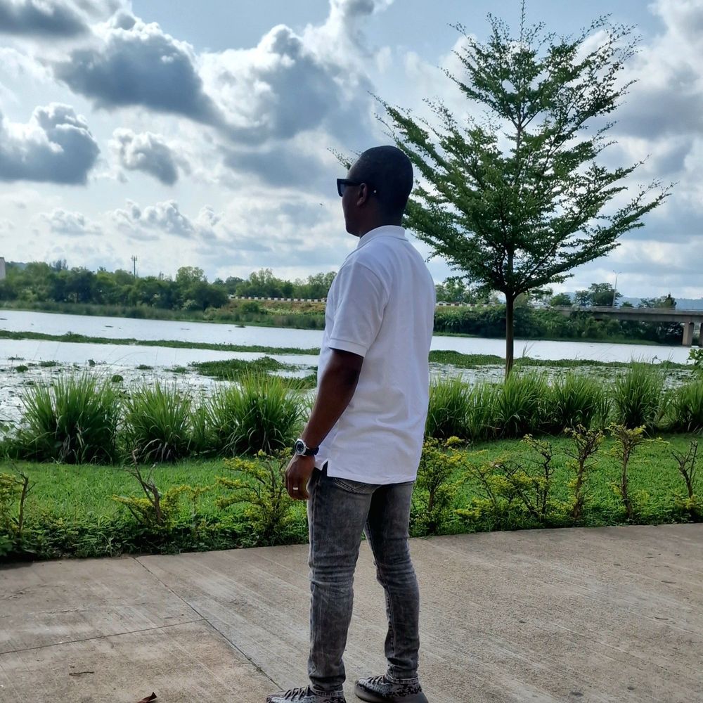 Aderoyaljr 🤴