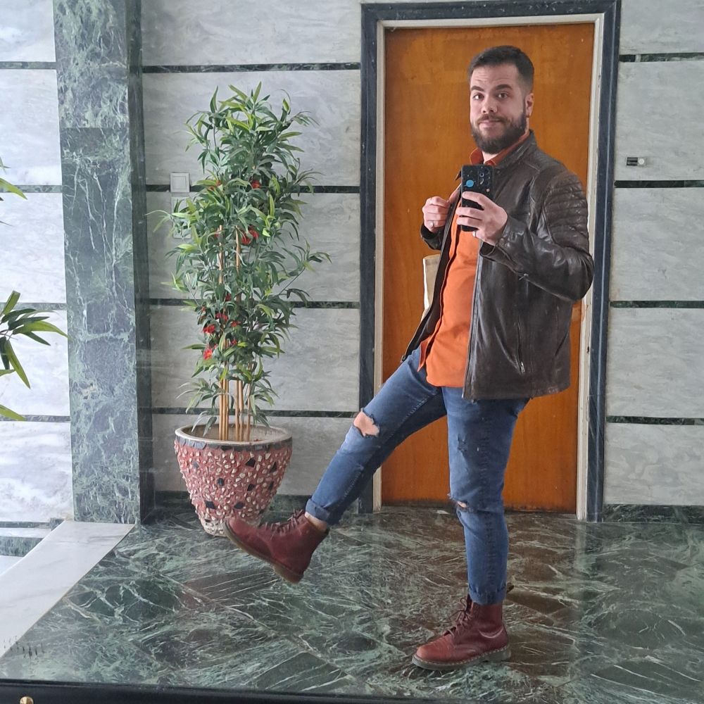 Manos Zouraris