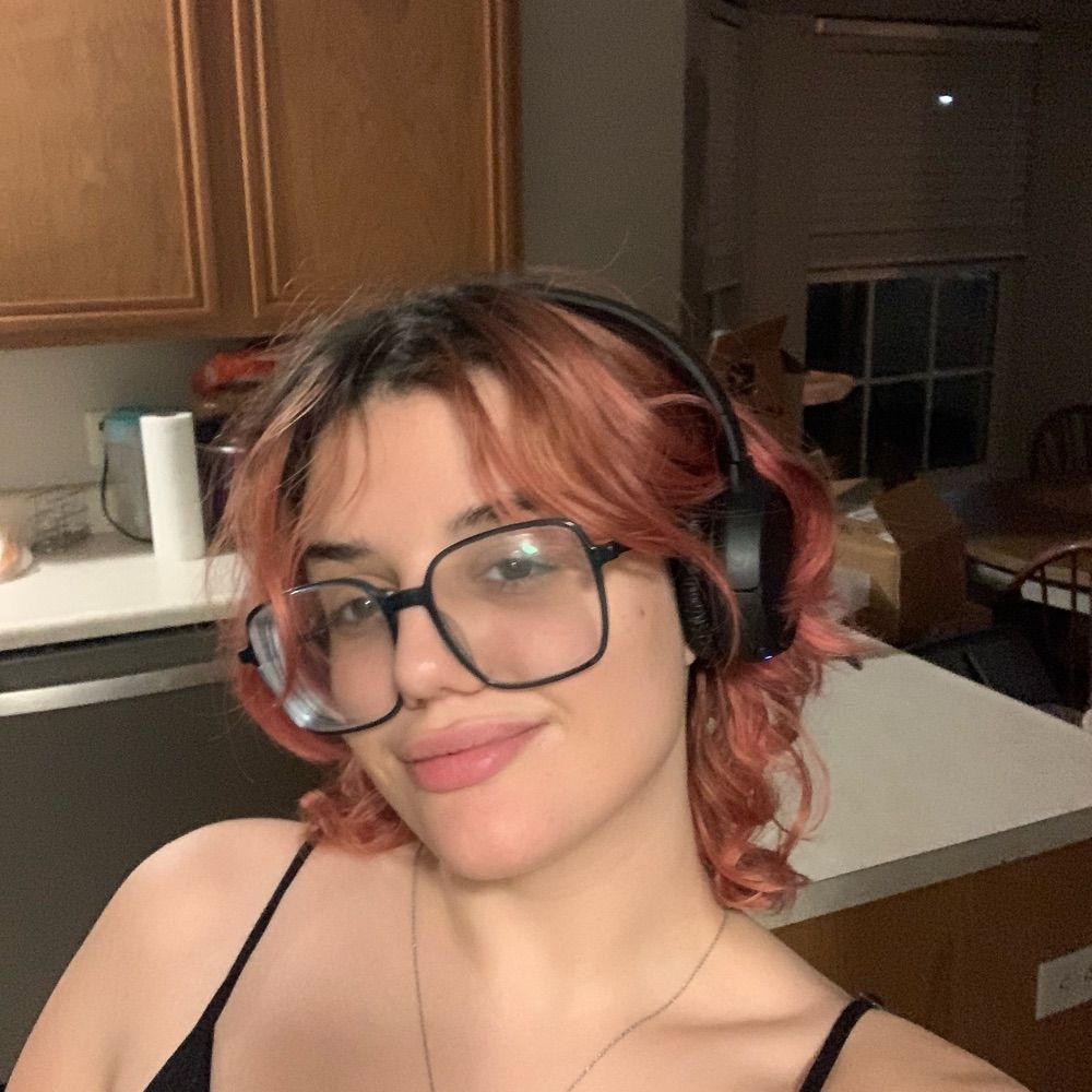 lizzie (they/she)