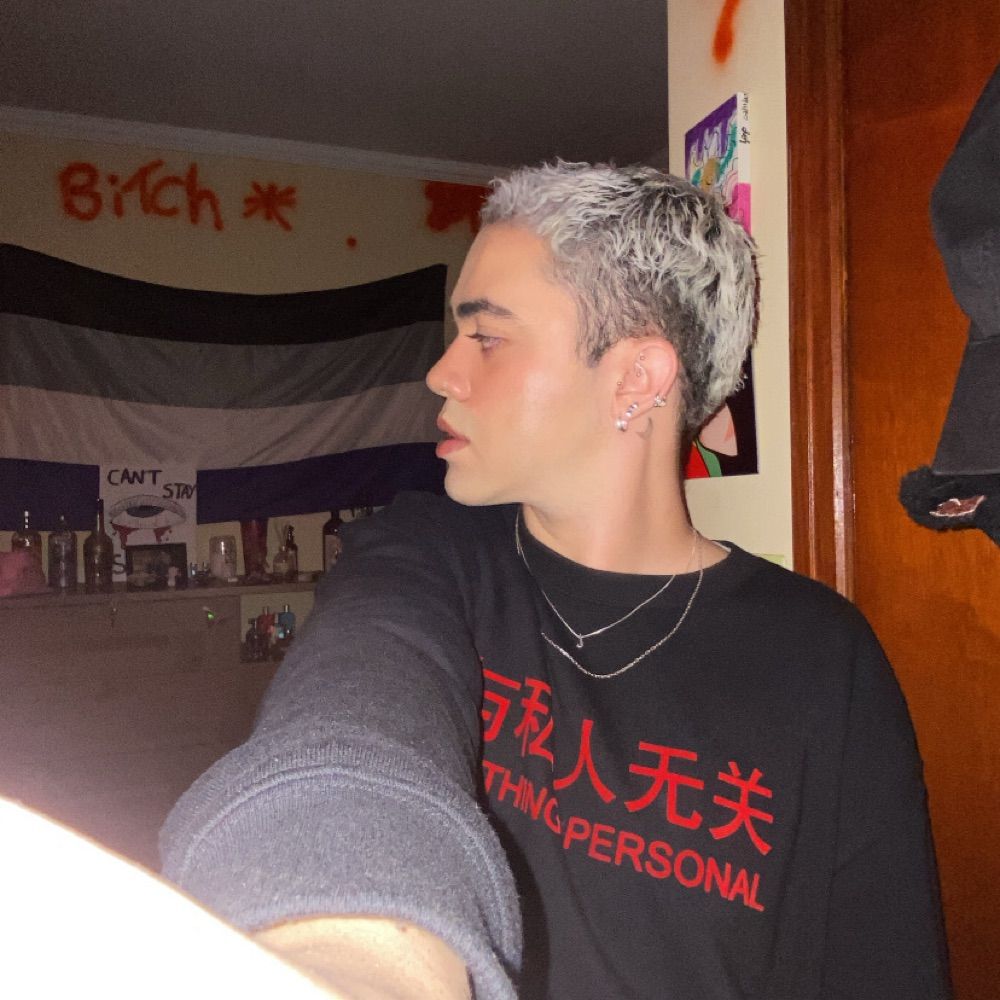 j ★