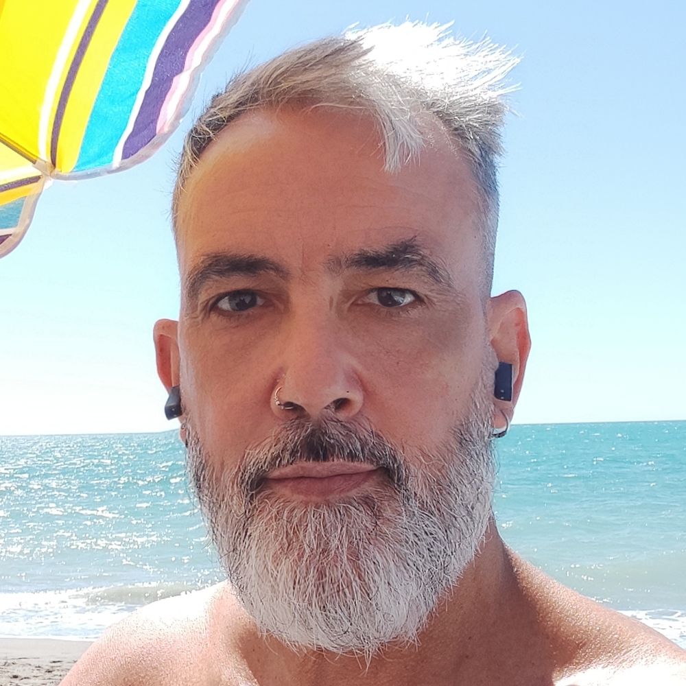 Alberto.J.Ussia ❤️💛💜🏳️‍🌈🔻