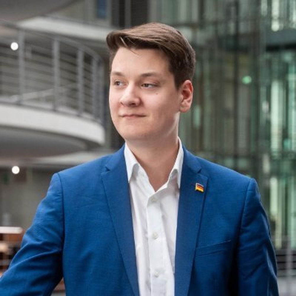 Skade Niquet 🇩🇪🇺🇸🇪🇺🇮🇱🇺🇦