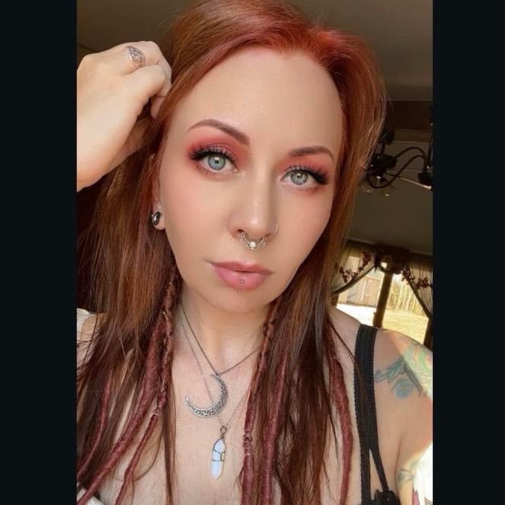 The Feral Witch 🔮🕯️🌙🌲