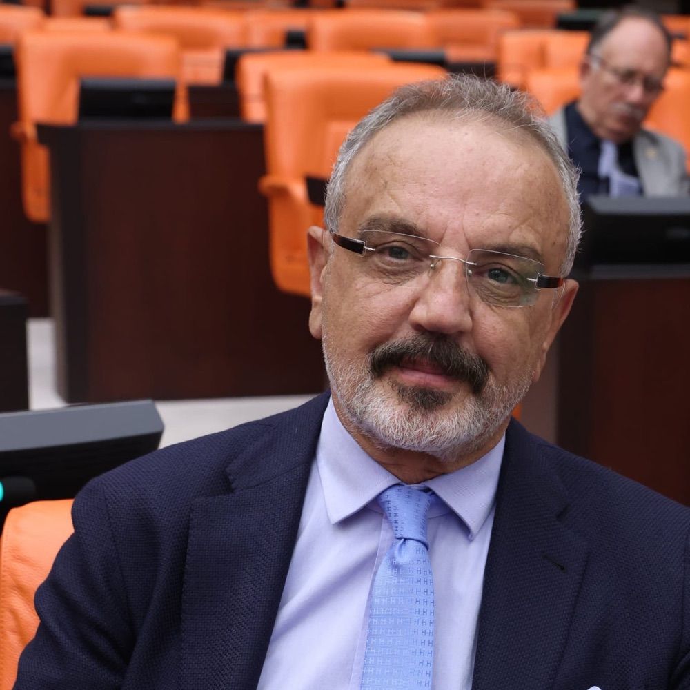 Sırrı Sakık