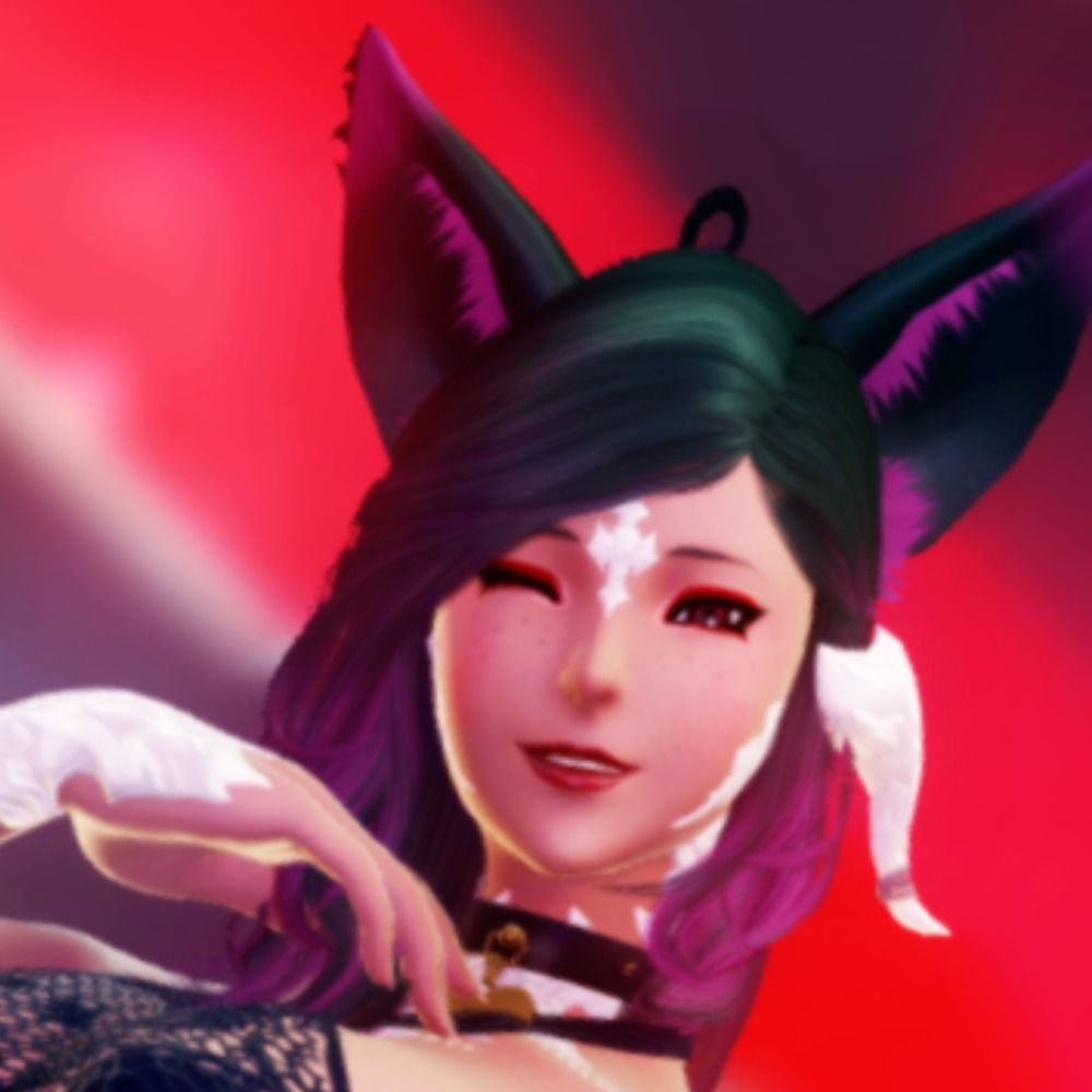 Mina the fruit fox