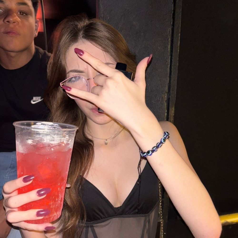 ¥$