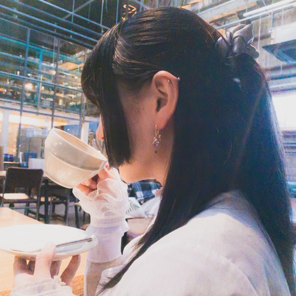 Ami‎𖤐´-