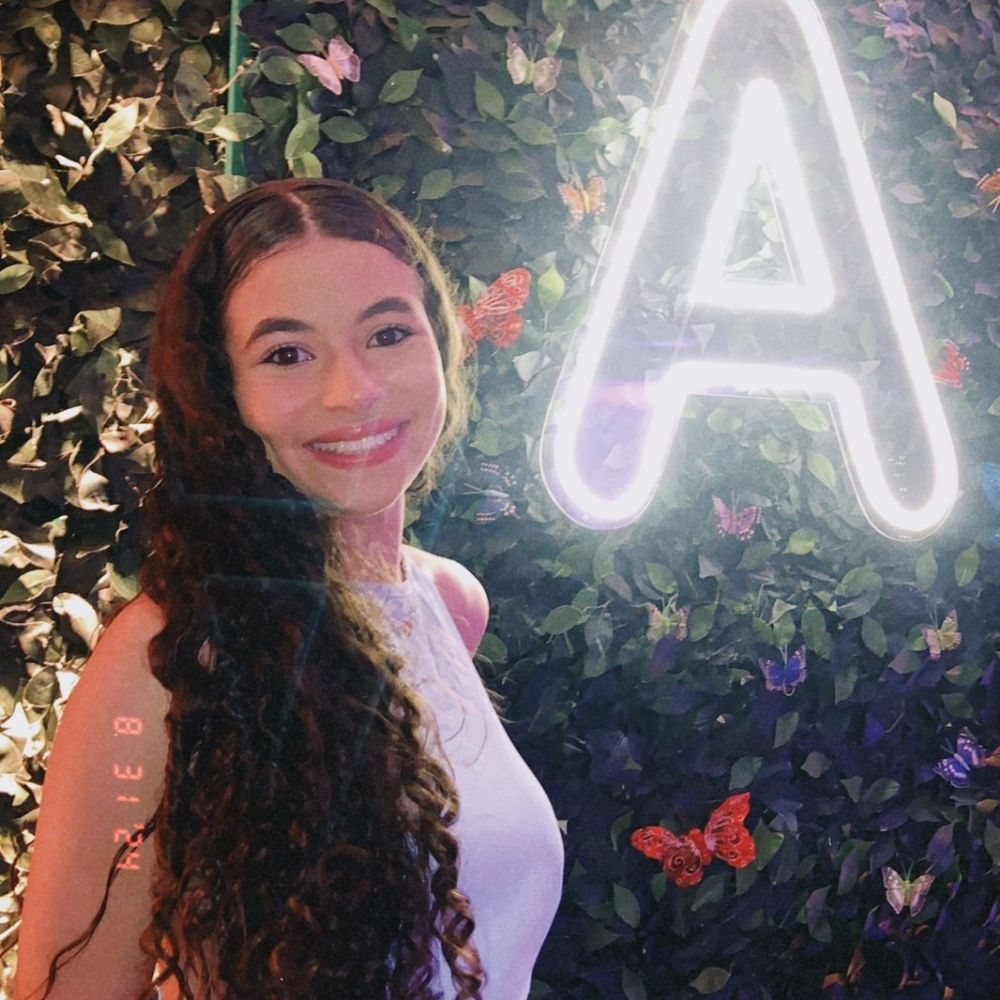 Jeni✨️💜