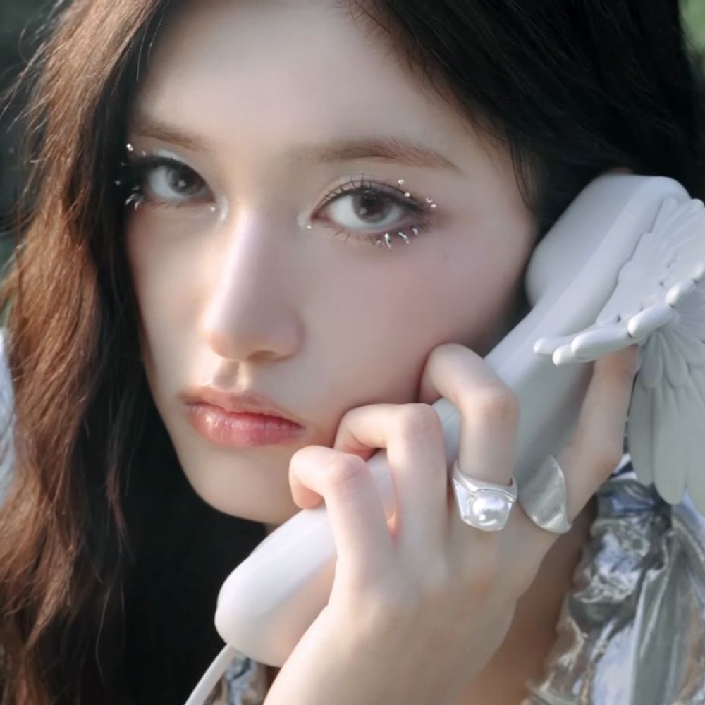Luna🐰IVESECRET 8/25