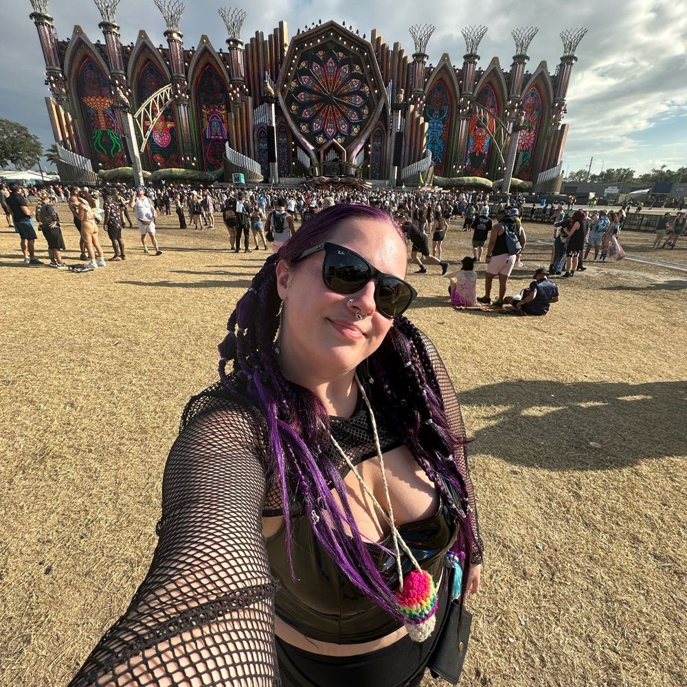 Purple Lady💜🪁🪻🔮