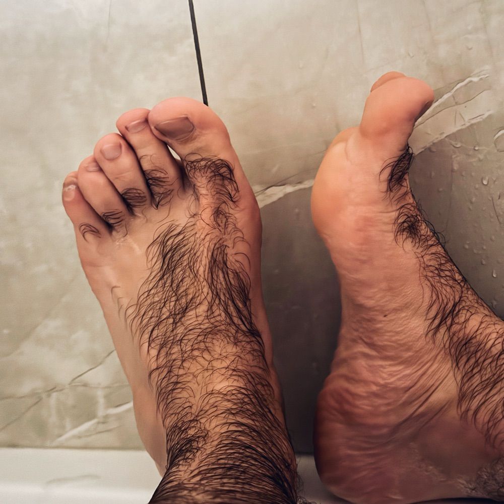 Hairy Feet Dom