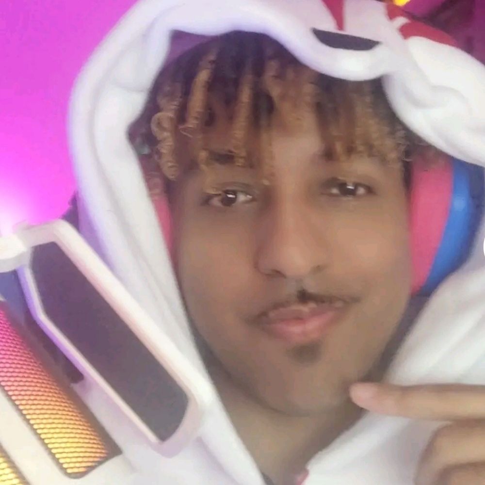 Faz o L de 𝕃𝕚𝕟𝕟𝕠𝕤