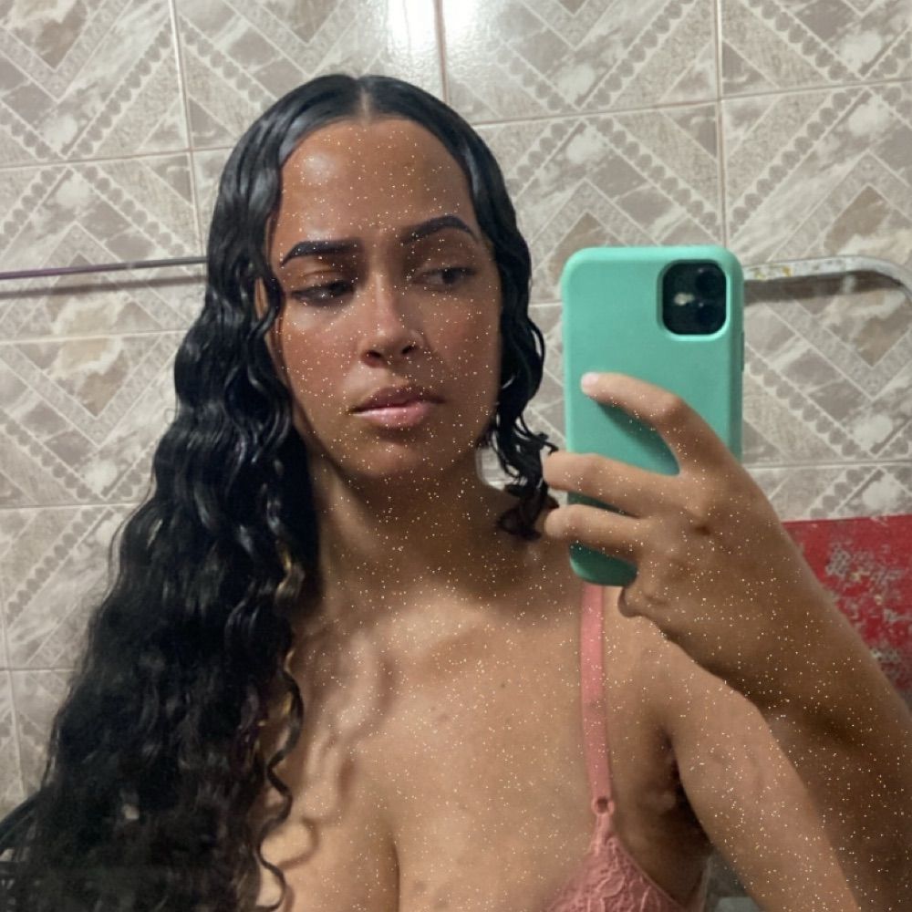 Tainá Santos 