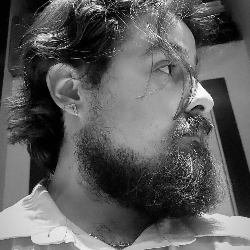 Trevor Fernandes-Lenkiewicz is a sleepy comic book making guy.