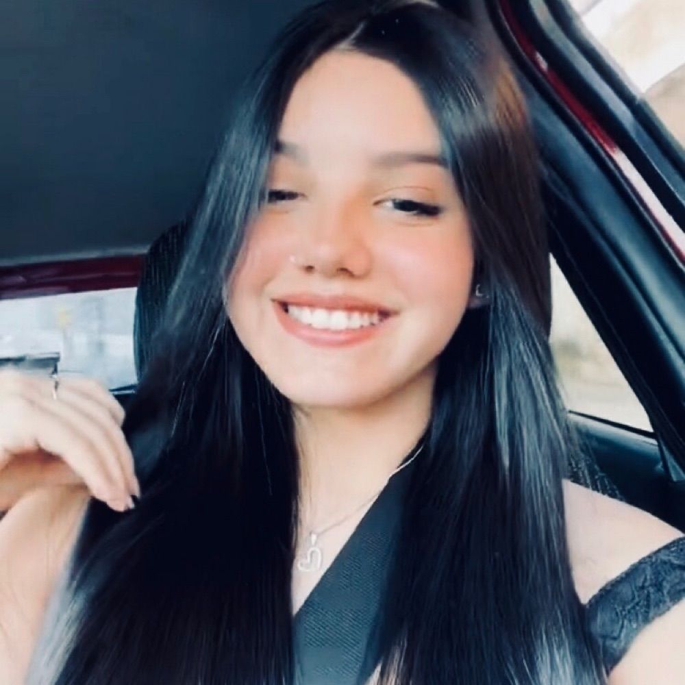 𝑺𝒐𝒑𝒉𝒊𝒂. 