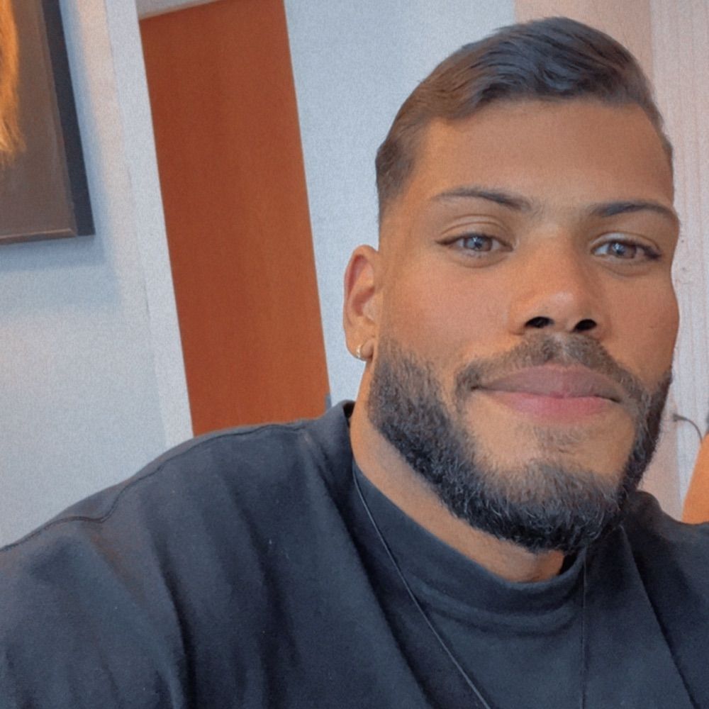 Roberto Hugo 