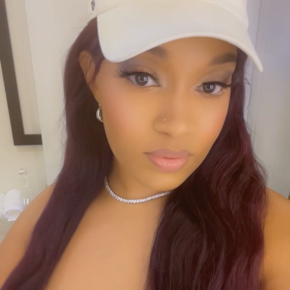 𝒩𝒾𝓀𝓀𝒾 𝐵.