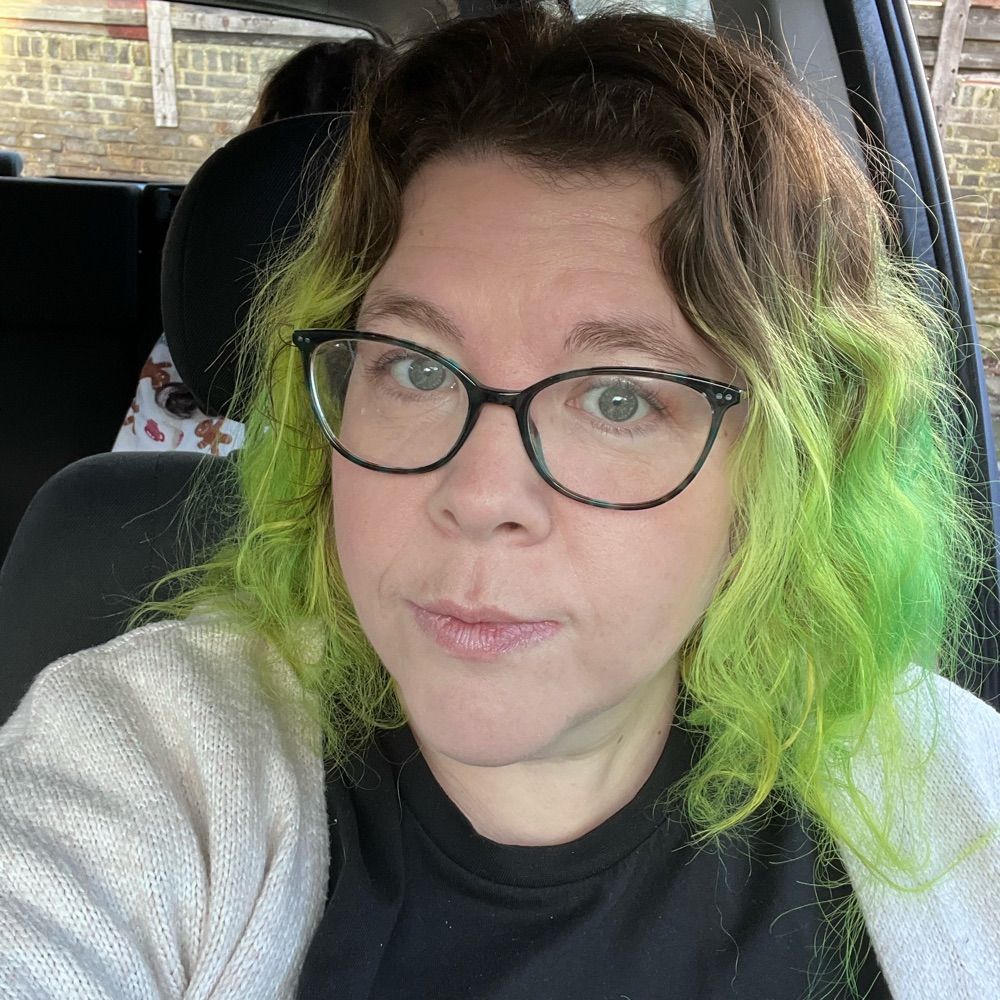 Zoe (She/They)