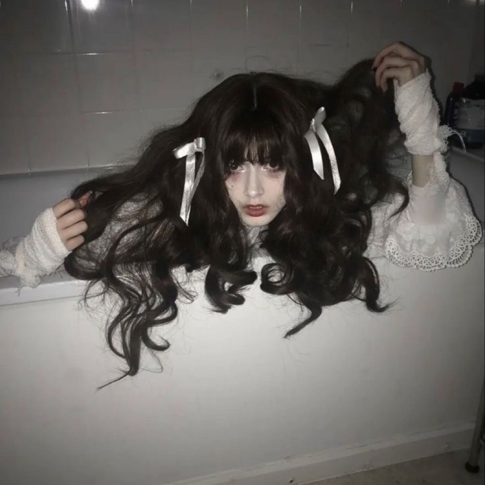 venusxcry.bsky.social