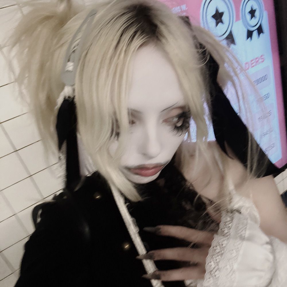 ᵛᵃᵐᵖⁱʳᵉ 💉