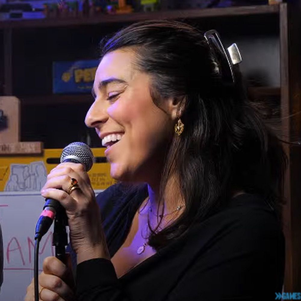 josie (aka smoshpostiing)