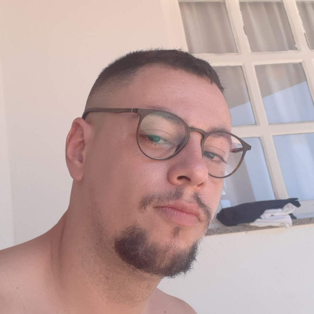Nando Cruz 