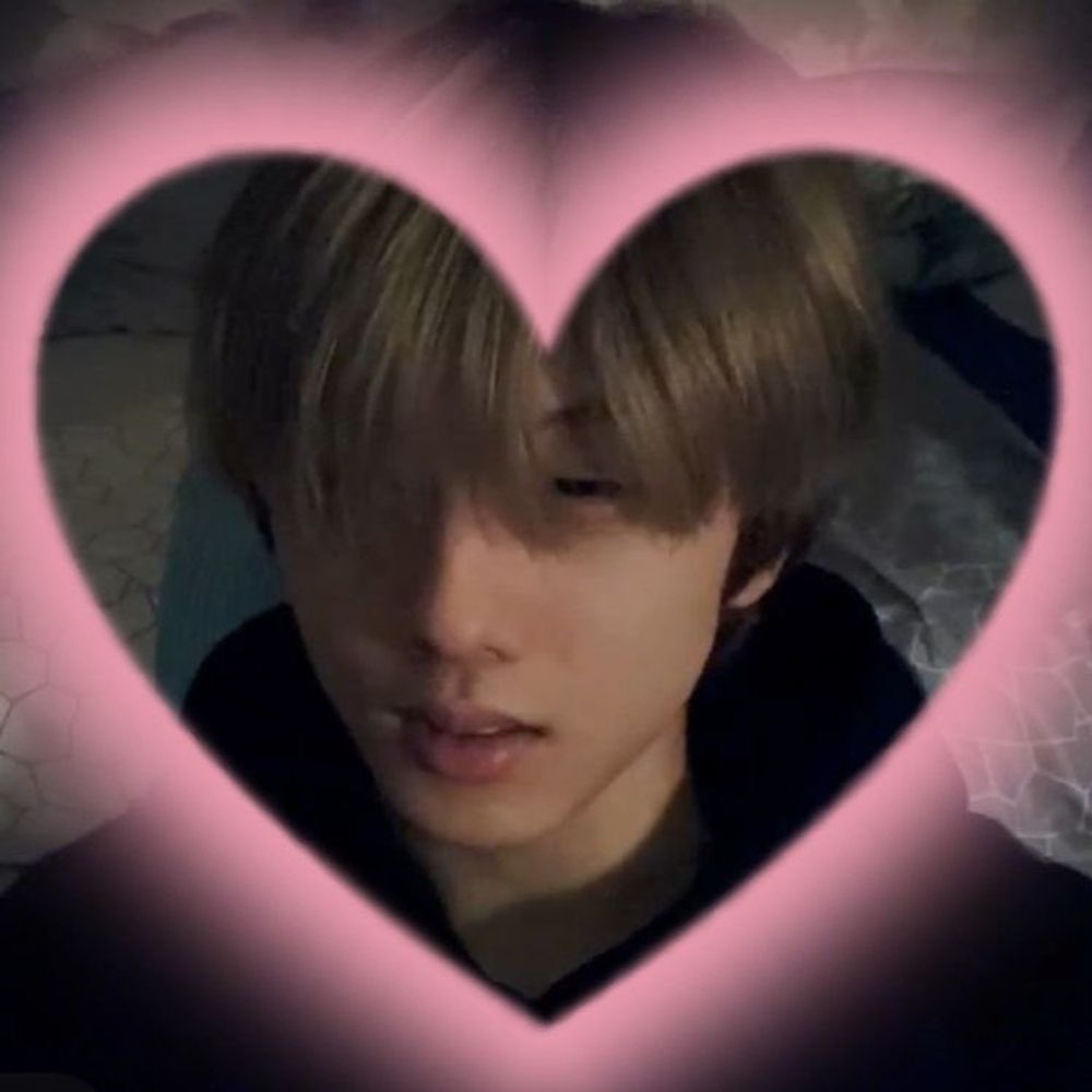 ⪩. .⪨ ! leina